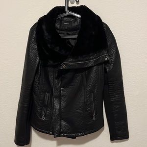 MEMBERS ONLY LEATHER FAUX FURR JACKET